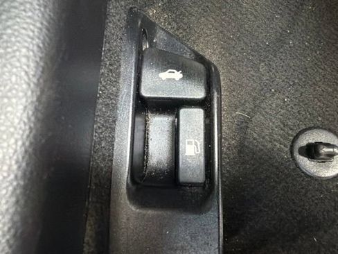 Used 2024 Toyota Corolla LE FWD image 21