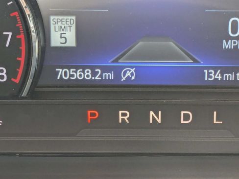 Used 2021 Ford Explorer XLT w/ Equipment Group 202A RWD image 33