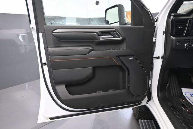 Used 2024 GMC Sierra 2500 AT4 w/ AT4 Premium Plus Package AWD/4WD image 9