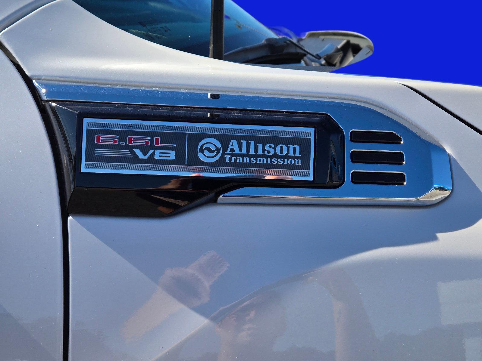 Used 2025 GMC Sierra 2500 Denali w/ Denali Reserve Package AWD/4WD image 6