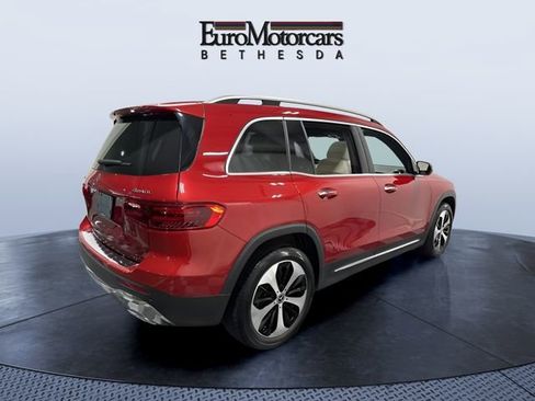 Used 2025 Mercedes-Benz GLB 250 4MATIC image 5