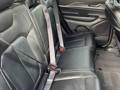 Certified 2023 Jeep Grand Cherokee Limited image 13