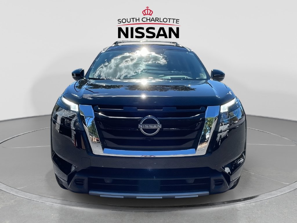 Used 2025 Nissan Pathfinder Platinum w/ Cargo Package FWD image 2