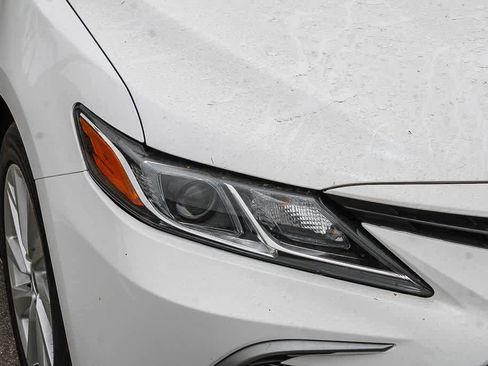Used 2022 Toyota Camry LE FWD image 4