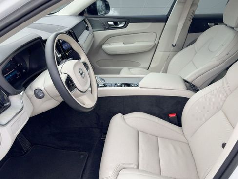 Used 2023 Volvo XC60 B5 Ultimate image 5