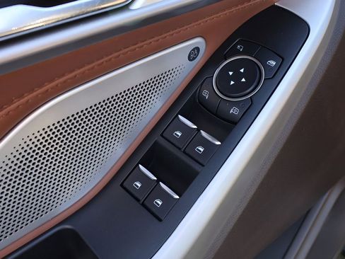 Used 2021 Ford Explorer King Ranch w/ Premium Technology Package image 10