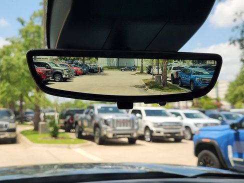 Used 2024 GMC Sierra 1500 Denali w/ Technology Package AWD/4WD image 17