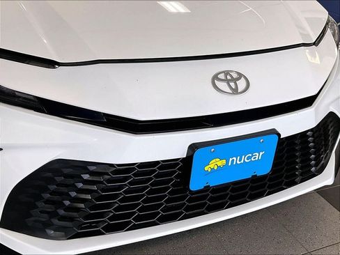 Used 2025 Toyota Camry SE FWD image 30