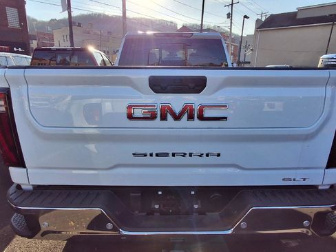 New 2026 GMC Sierra 2500 SLT w/ SLT Premium Package AWD/4WD image 5