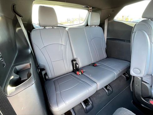 Used 2023 Buick Enclave Premium image 26