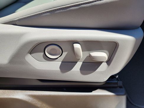 New 2026 GMC Sierra 1500 SLT image 39