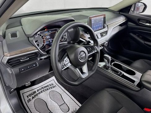Certified 2023 Nissan Altima 2.5 SV image 9