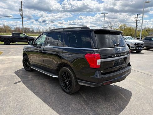 Used 2022 Ford Expedition XLT w/ Equipment Group 202A AWD/4WD image 4