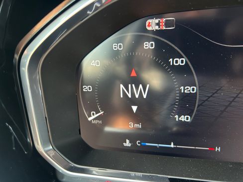 New 2026 GMC Sierra 1500 SLT image 2