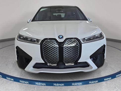 Used 2024 BMW iX xDrive50 w/ Premium Package AWD/4WD image 3