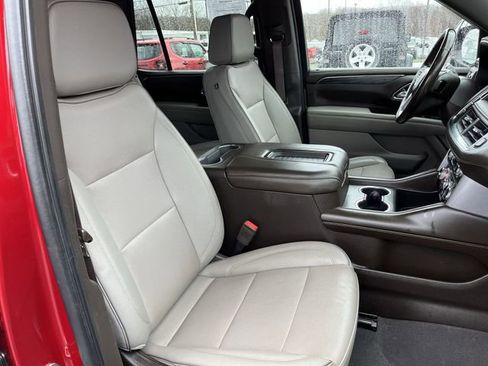 Used 2022 GMC Yukon SLT w/ SLT Premium Package AWD/4WD image 28