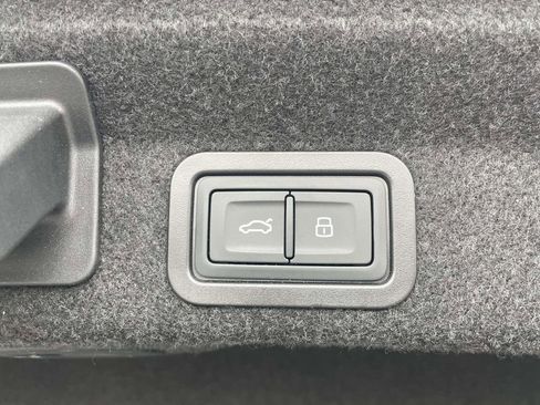 Used 2022 Audi S6 Prestige image 11