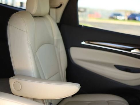 Used 2018 Buick Enclave Essence FWD image 50