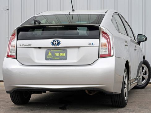 Used 2015 Toyota Prius Two image 4