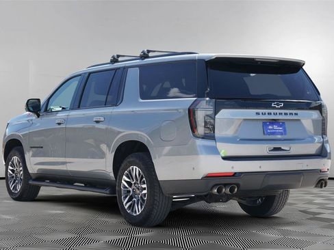 Used 2026 Chevrolet Suburban Z71 w/ Comfort Package AWD/4WD image 6