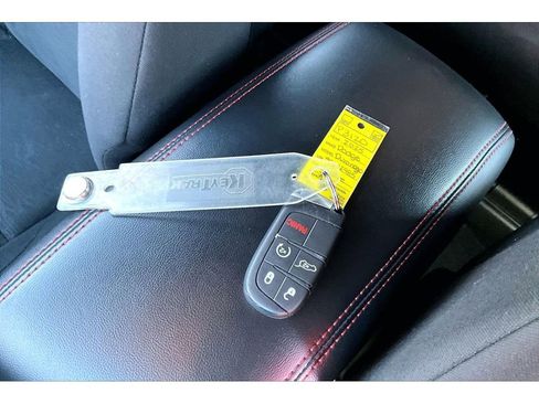 Certified 2025 Dodge Durango GT image 12