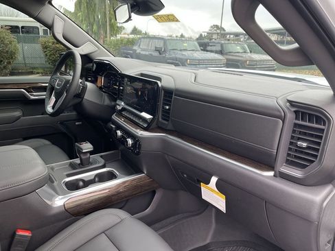 New 2026 GMC Sierra 1500 Elevation w/ Elevation Premium Package AWD/4WD image 30