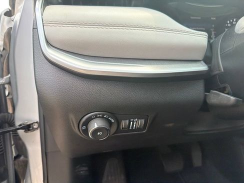 Used 2025 Jeep Compass Limited AWD/4WD image 19
