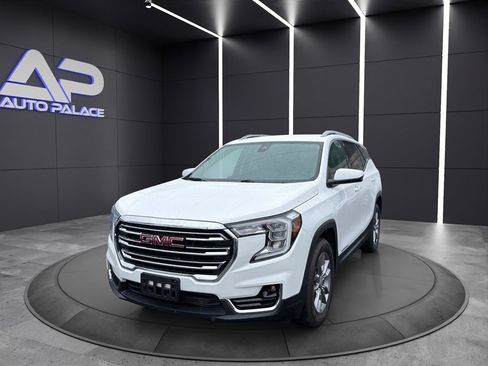 Used 2022 GMC Terrain SLT AWD/4WD image 1