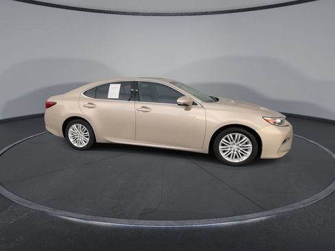 Used 2016 Lexus ES 350 w/ Accessory Package FWD image 2