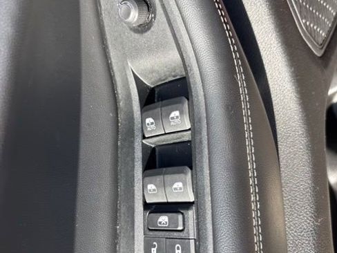 Used 2023 Jeep Grand Cherokee L Laredo image 16