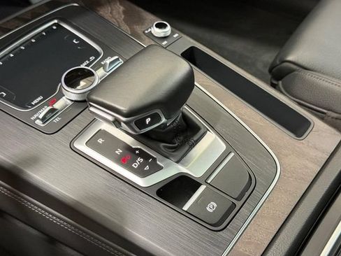 Used 2019 Audi Q5 Prestige w/ Prestige Package AWD/4WD image 21