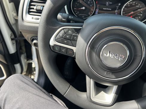 Used 2018 Jeep Compass Sport w/ Tech Group image 18