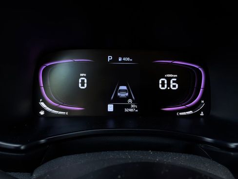 Used 2025 Kia Soul LX w/ LX Technology Package FWD image 35