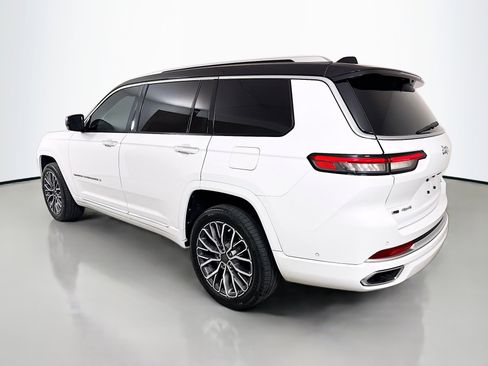 Used 2022 Jeep Grand Cherokee L Summit AWD/4WD image 5