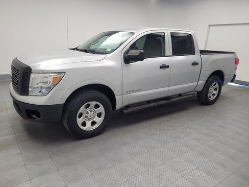 Used 2017 Nissan Titan S image 2