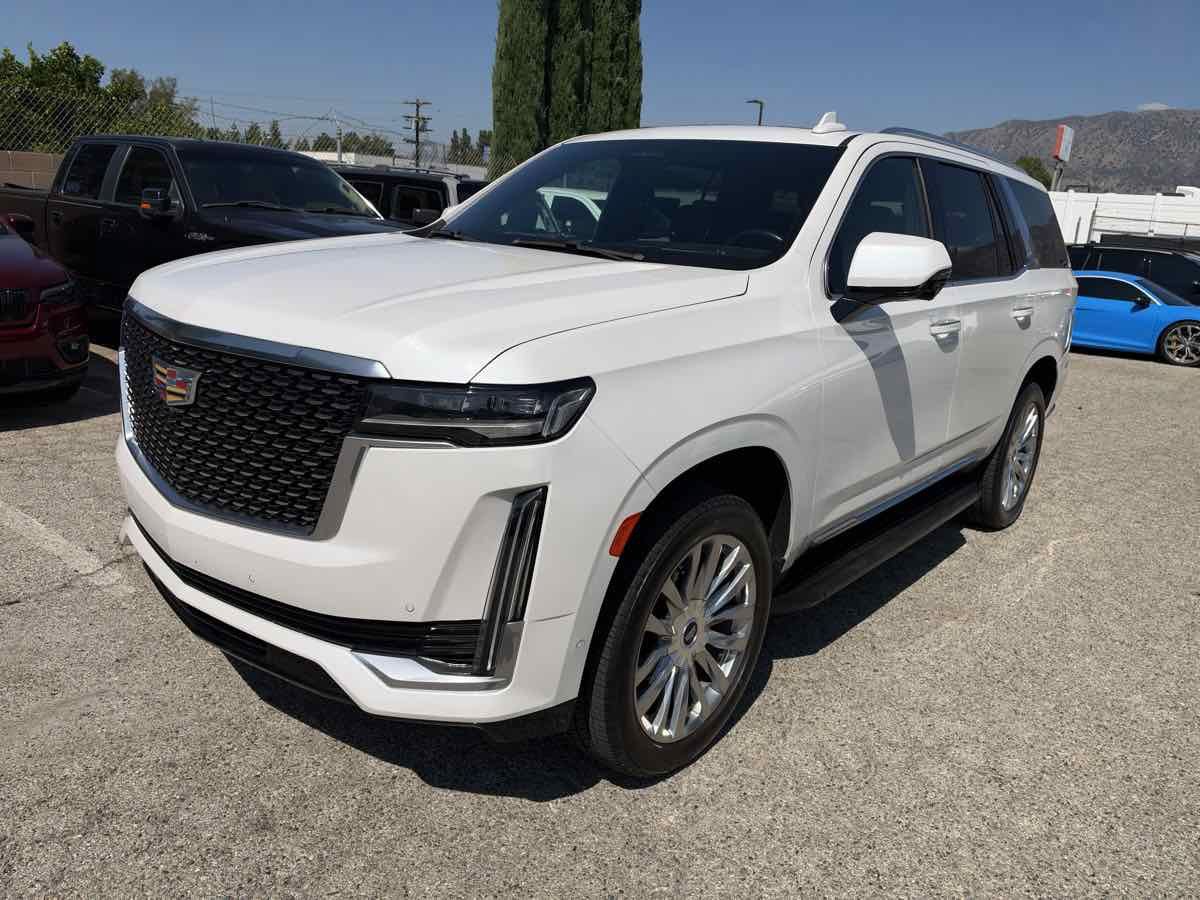 Used 2021 Cadillac Escalade Premium Luxury RWD image 3