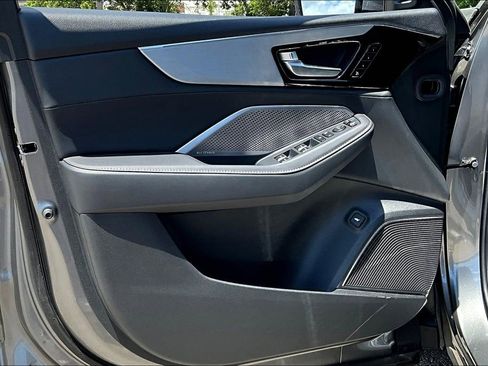 Used 2024 Acura MDX SH-AWD w/ Technology Package image 18