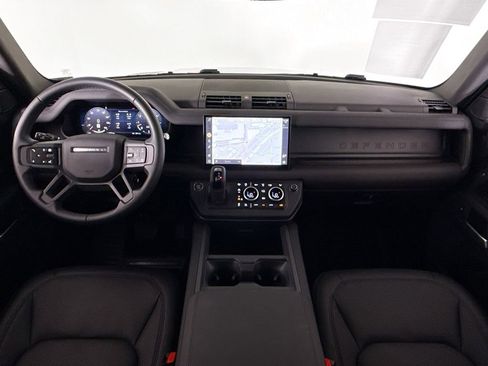 Used 2025 Land Rover Defender 110 X-Dynamic SE AWD/4WD image 9