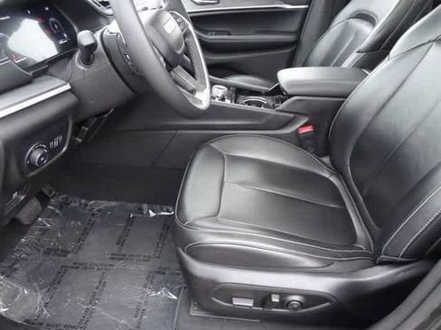 Used 2023 Jeep Grand Cherokee Limited image 6