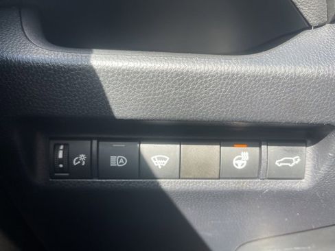 Used 2020 Toyota RAV4 XLE image 50