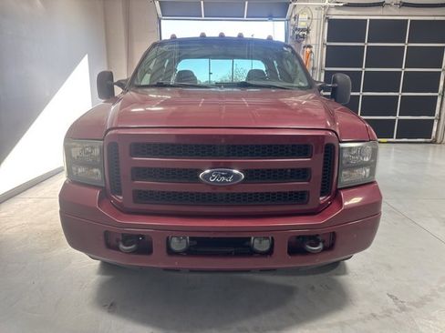 Used 2005 Ford F250 XLT image 3