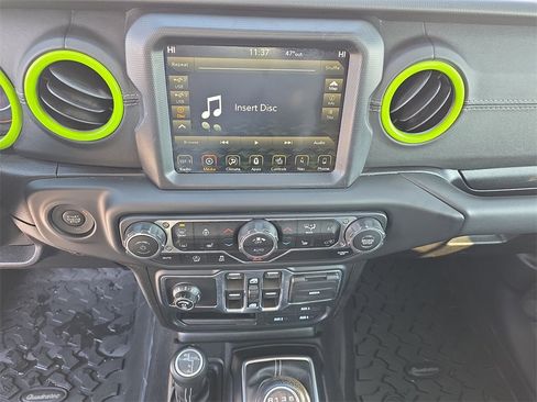 Used 2019 Jeep Wrangler Unlimited Sahara w/ Uconnect 4C Nav & Sound Group image 21