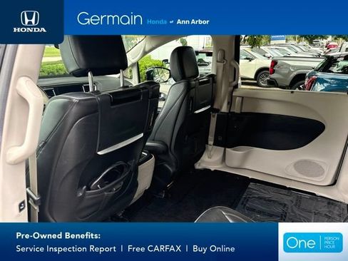 Used 2019 Chrysler Pacifica Limited FWD image 23