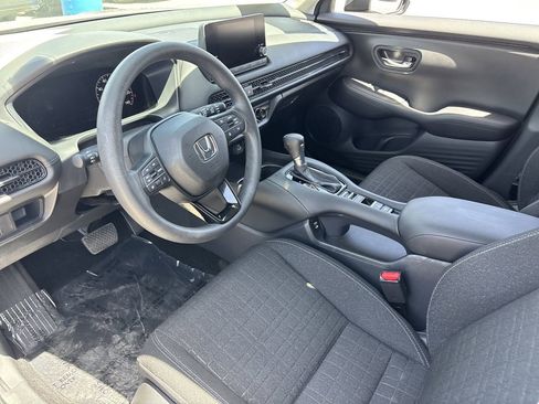 Certified 2025 Honda HR-V LX image 16