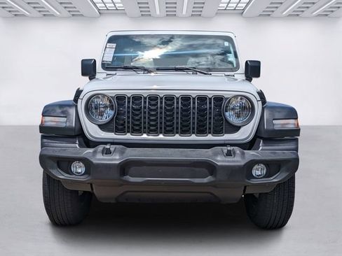 Used 2025 Jeep Wrangler Unlimited Sport AWD/4WD image 2