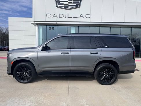 Used 2021 Cadillac Escalade Sport image 2