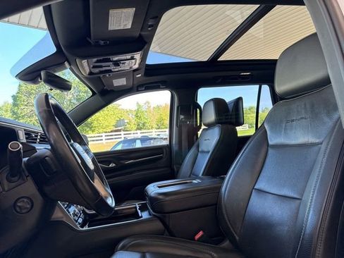 Used 2021 GMC Yukon Denali w/ Denali Ultimate Package AWD/4WD image 4