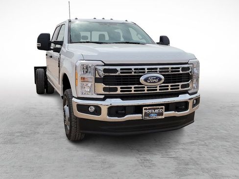 New 2026 Ford F350 XL w/ XL Chrome Package image 2