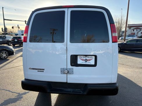 Used 2016 Chevrolet Express 3500 image 4