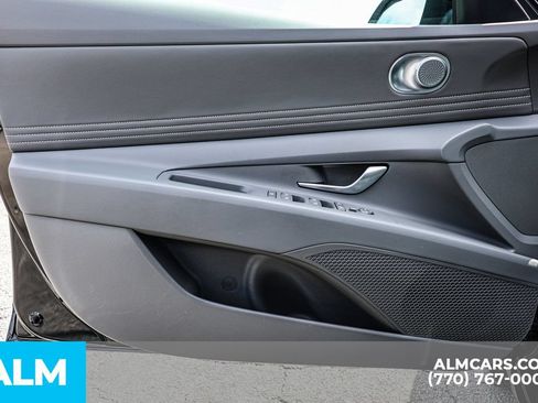 Used 2025 Hyundai Elantra Sport FWD image 44